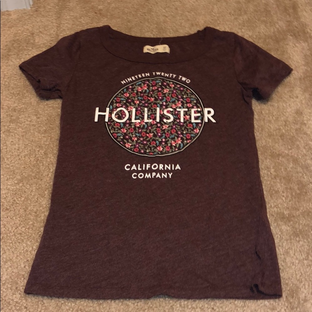 Hollister logo tshirt